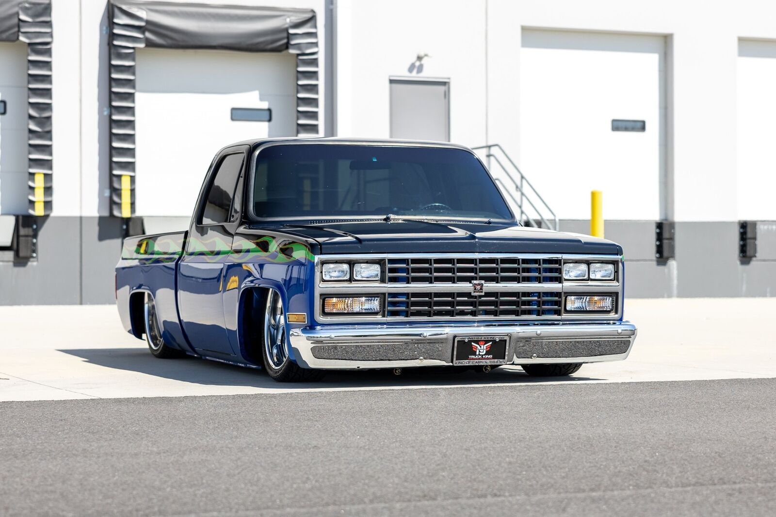 Chevrolet-C-10-1984-Pickup-Truck-2