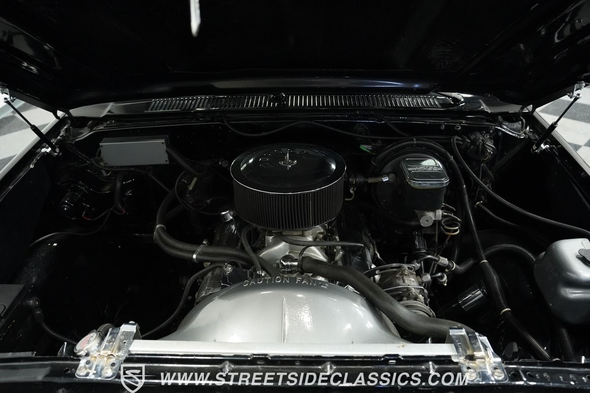 Chevrolet-C-10-1984-Pickup-Truck-3