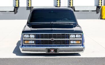 Chevrolet-C-10-1984-Pickup-Truck-3