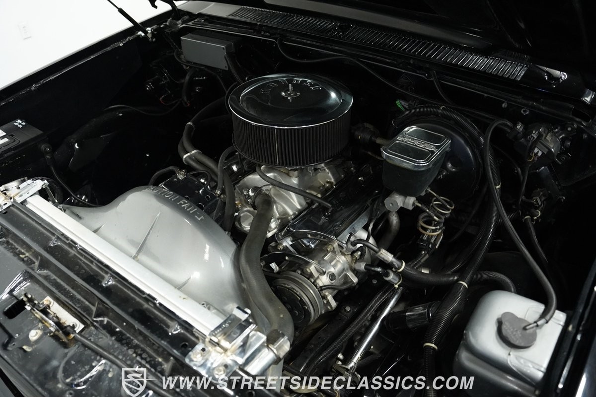 Chevrolet-C-10-1984-Pickup-Truck-31