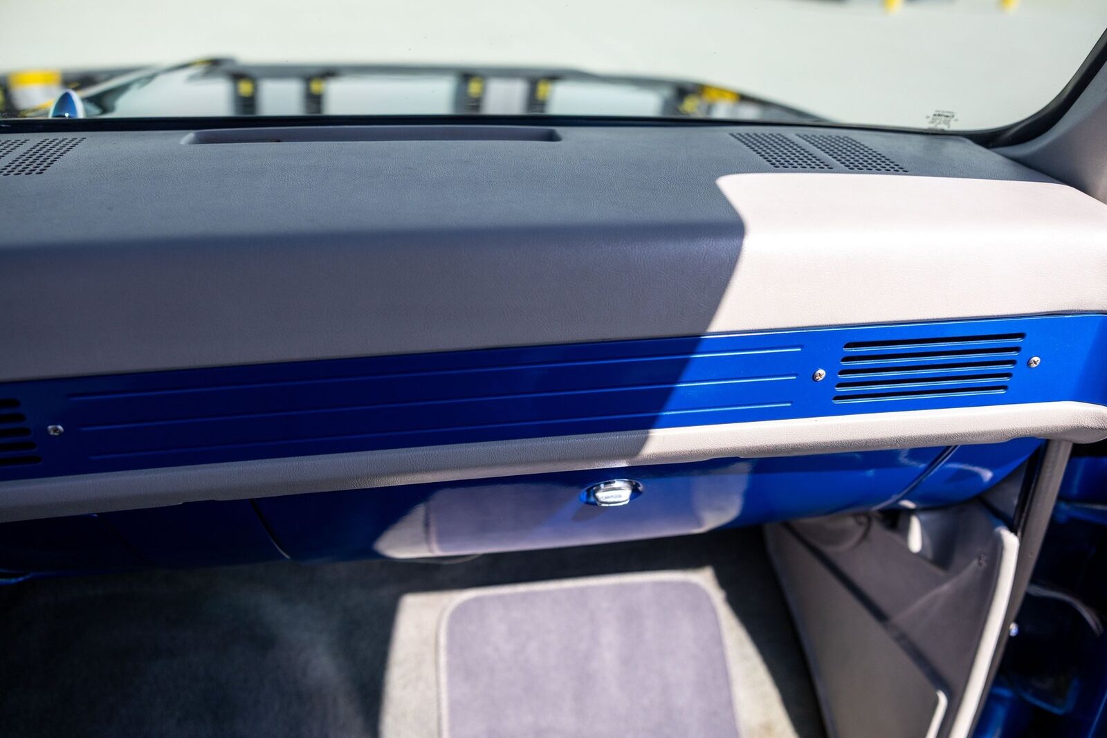 Chevrolet-C-10-1984-Pickup-Truck-32