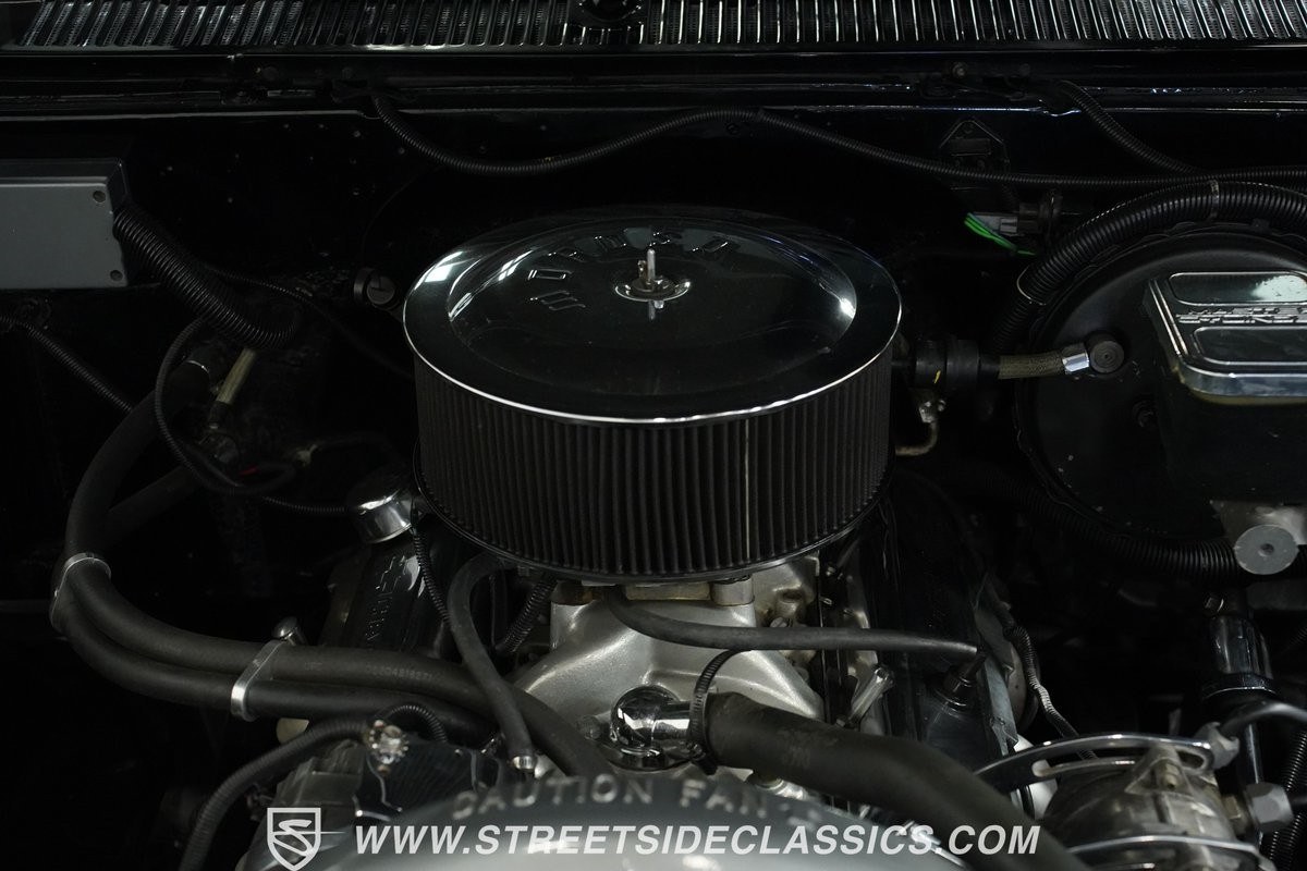 Chevrolet-C-10-1984-Pickup-Truck-33