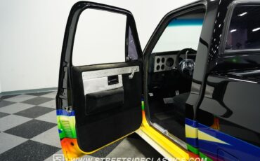 Chevrolet-C-10-1984-Pickup-Truck-35