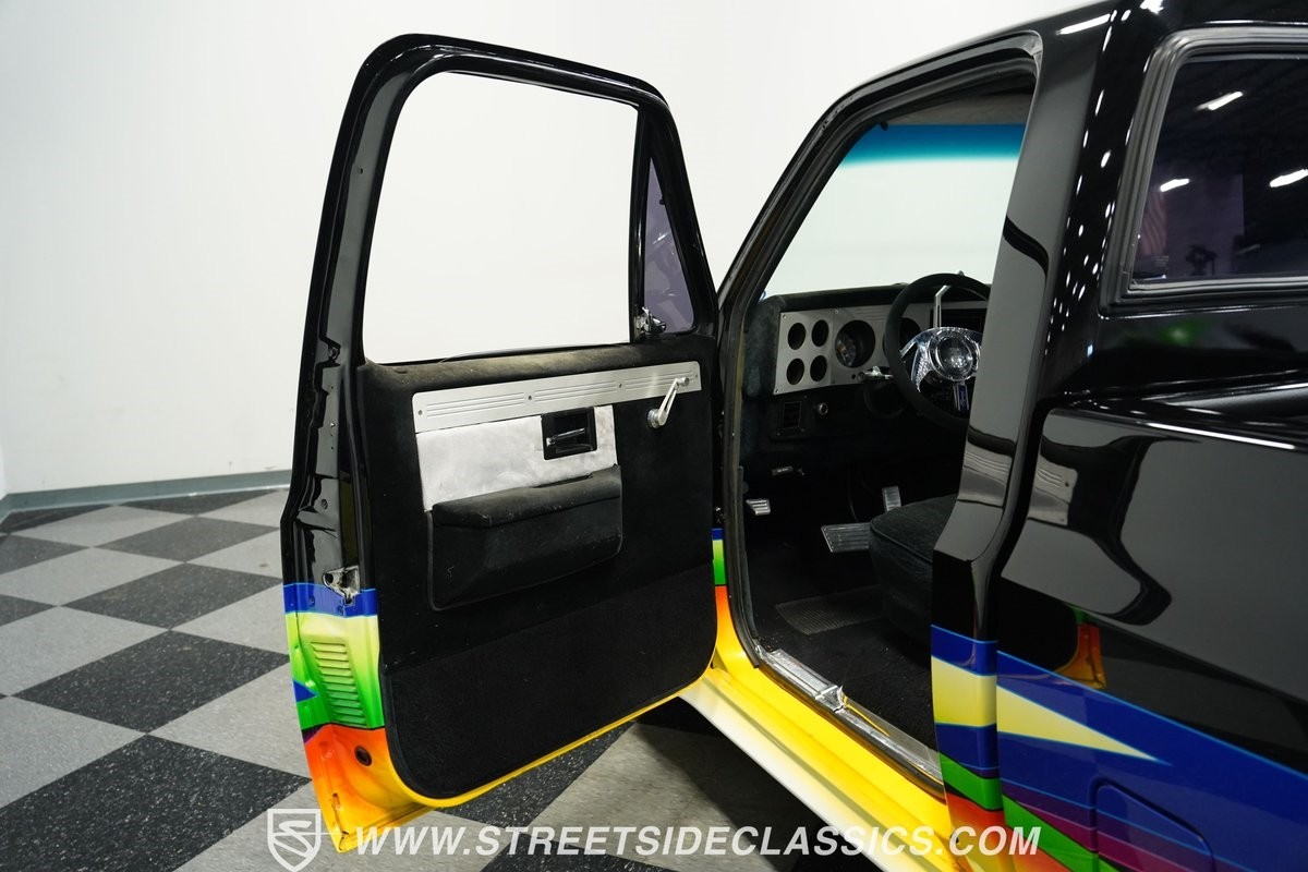 Chevrolet-C-10-1984-Pickup-Truck-35