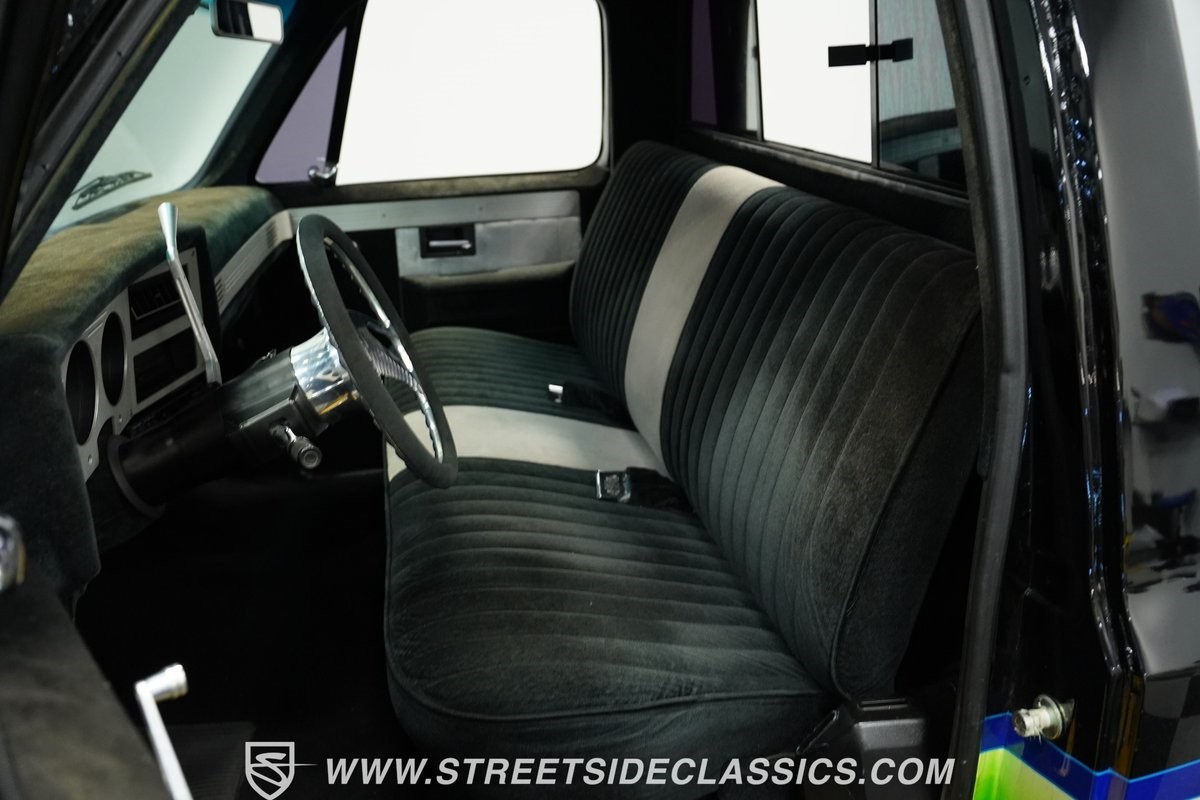 Chevrolet-C-10-1984-Pickup-Truck-37