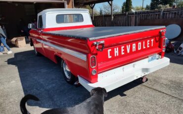 Chevrolet-C10-1966-Red-and-white-Brown-4