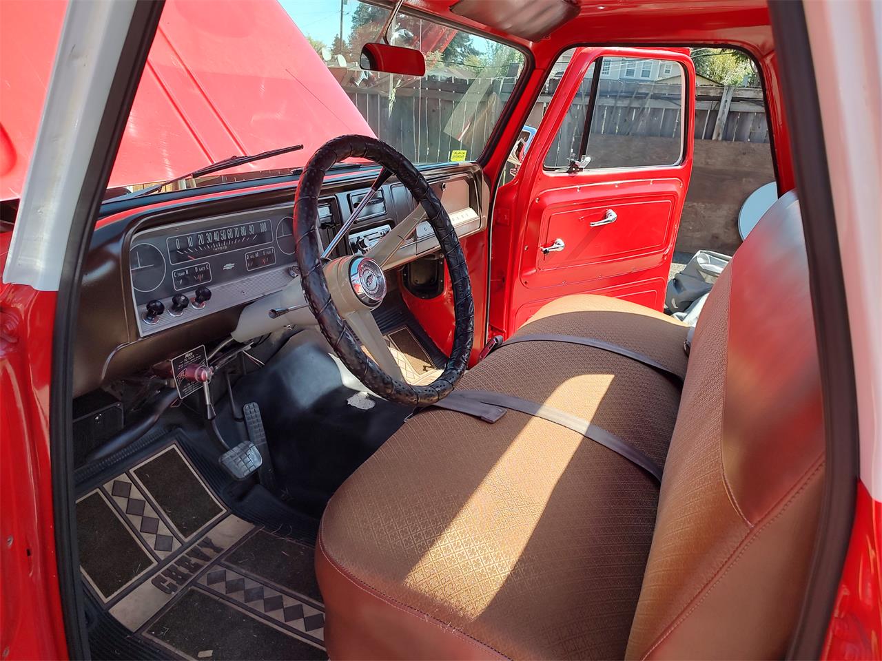 Chevrolet-C10-1966-Red-and-white-Brown-5