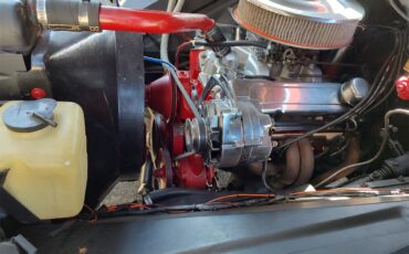 Chevrolet-C10-1966-Red-and-white-Brown-8