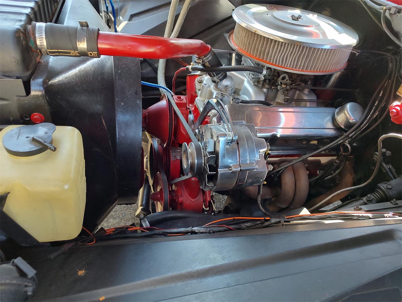 Chevrolet-C10-1966-Red-and-white-Brown-8