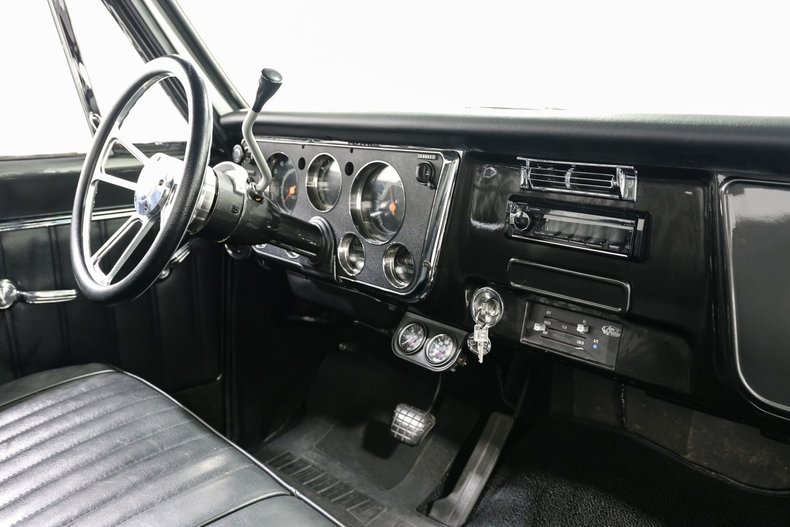 Chevrolet-C10-1968-Gray-25