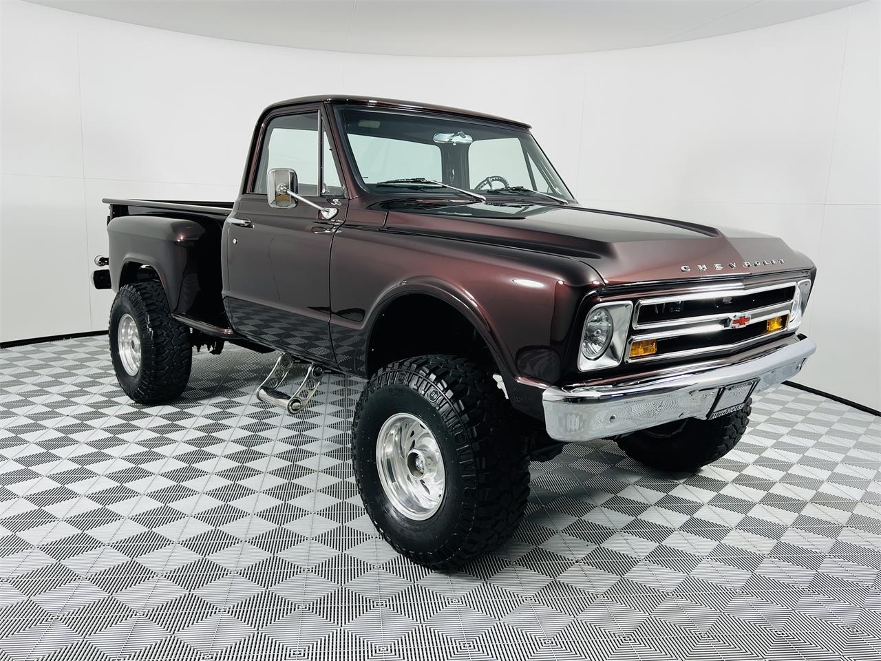 Chevrolet-C10-1968-Red-Black
