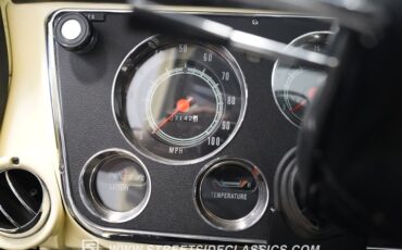 Chevrolet-C10-1969-Butternut-Yellow-Black-1