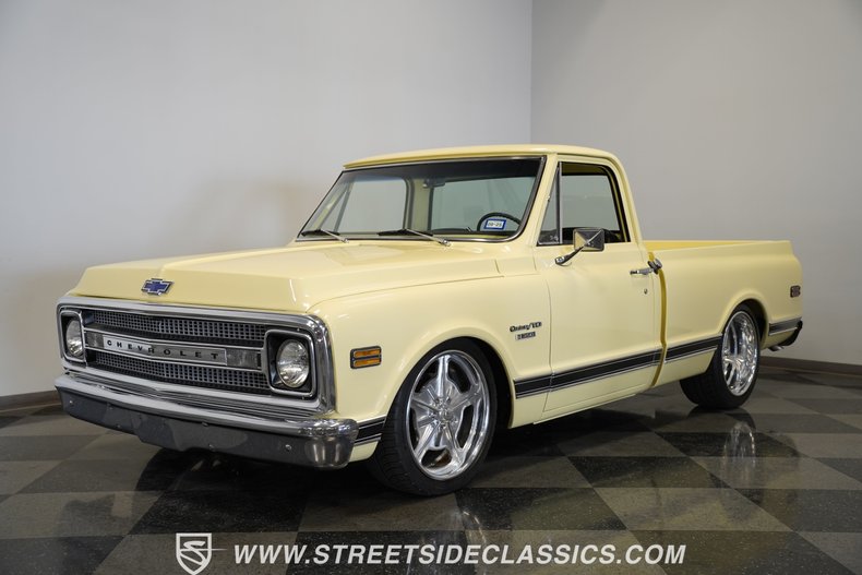 Chevrolet-C10-1969-Butternut-Yellow-Black-10