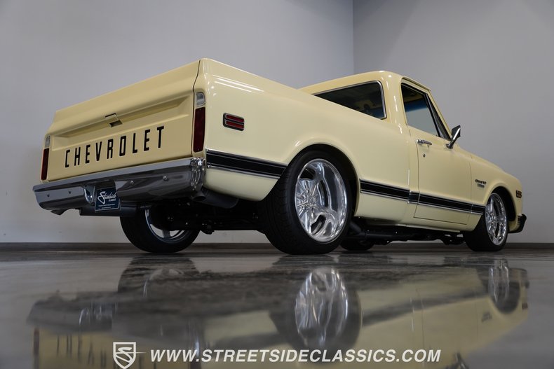 Chevrolet-C10-1969-Butternut-Yellow-Black-17