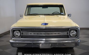 Chevrolet-C10-1969-Butternut-Yellow-Black-25