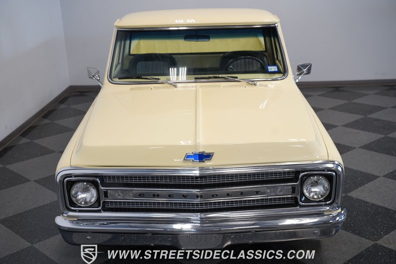 Chevrolet-C10-1969-Butternut-Yellow-Black-27