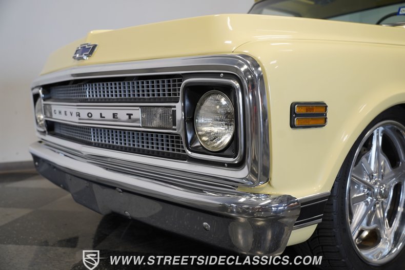Chevrolet-C10-1969-Butternut-Yellow-Black-28