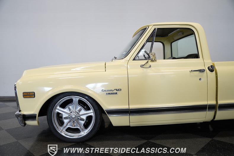 Chevrolet-C10-1969-Butternut-Yellow-Black-29