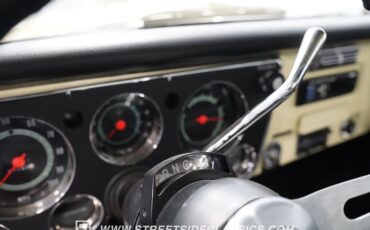 Chevrolet-C10-1969-Butternut-Yellow-Black-3