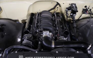 Chevrolet-C10-1969-Butternut-Yellow-Black-38