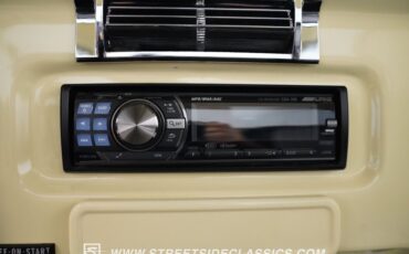 Chevrolet-C10-1969-Butternut-Yellow-Black-4