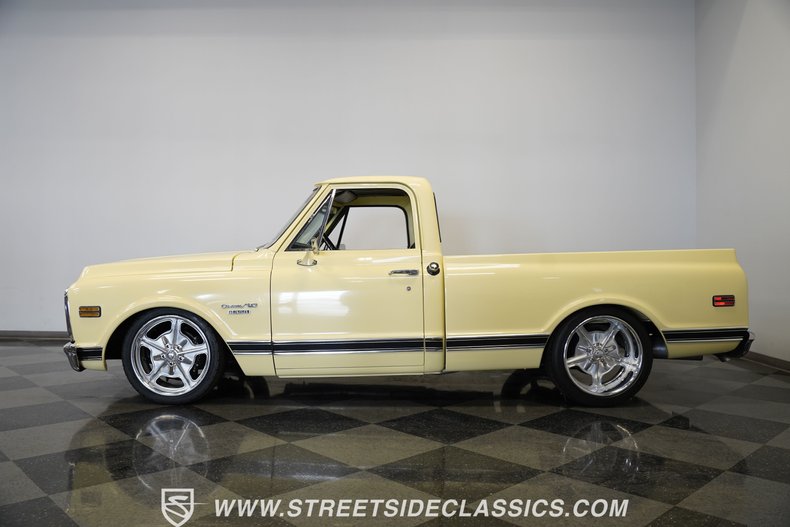 Chevrolet-C10-1969-Butternut-Yellow-Black-48