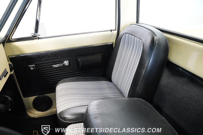 Chevrolet-C10-1969-Butternut-Yellow-Black-6