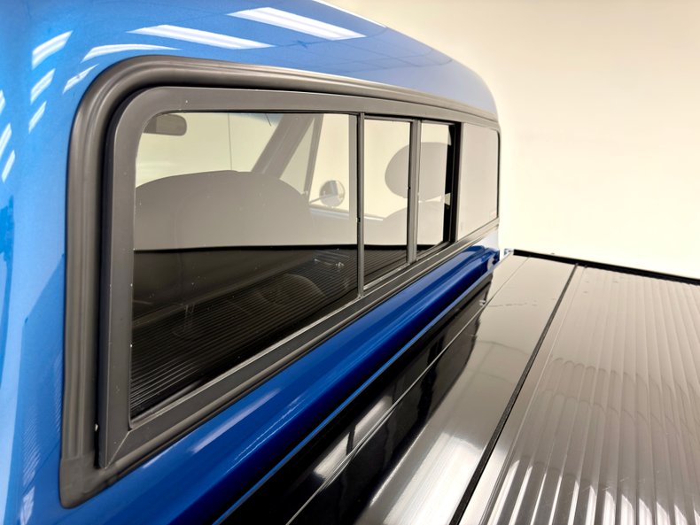 Chevrolet-C10-1969-Medium-Blue-Metallic-Black-26