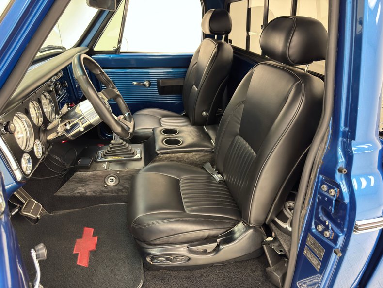 Chevrolet-C10-1969-Medium-Blue-Metallic-Black-35