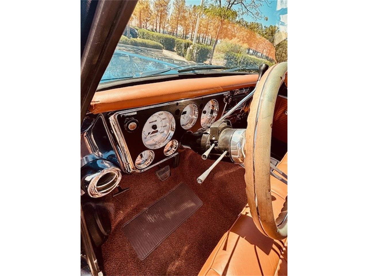 Chevrolet-C10-1970-Blue-Camel-Brown-14