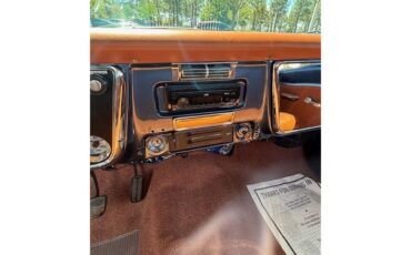 Chevrolet-C10-1970-Blue-Camel-Brown-15