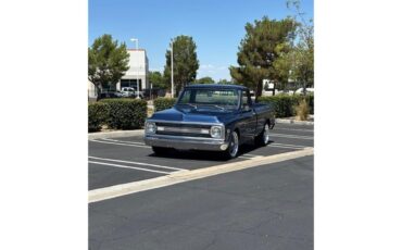 Chevrolet-C10-1970-Blue-Camel-Brown