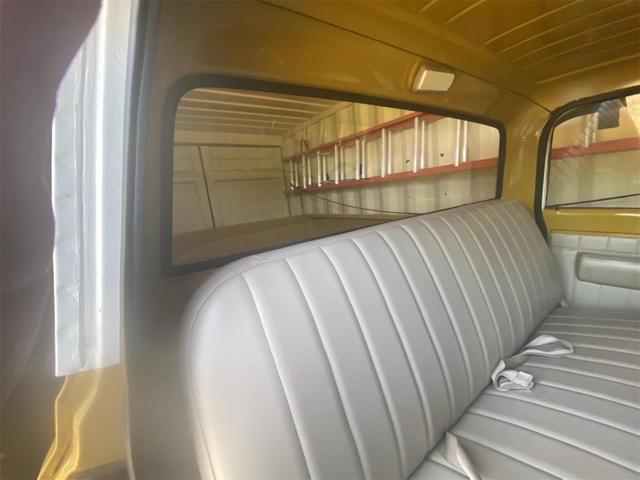 Chevrolet-C10-1970-Yellow-and-White-White-13
