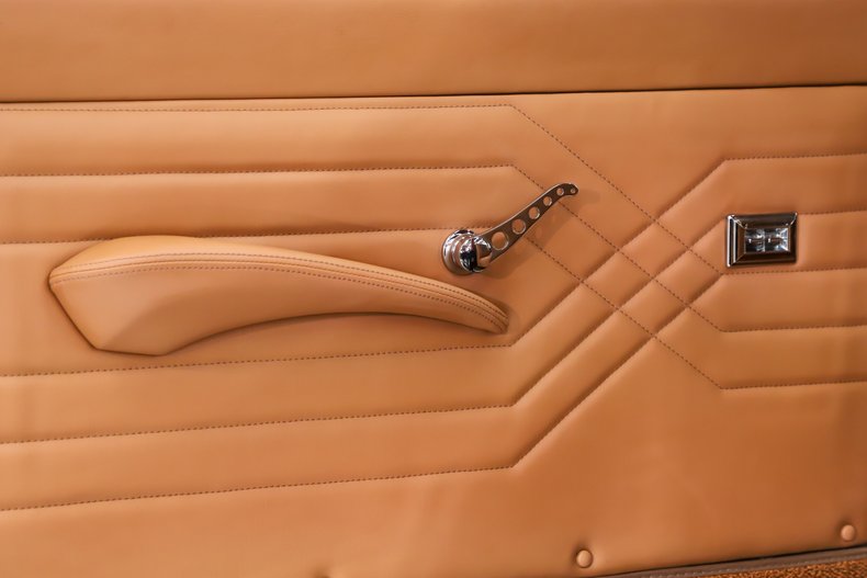 Chevrolet-C10-1971-Red-Metallic-Tan-11