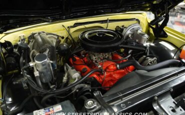 Chevrolet-C10-1972-Light-Yellow-Black-36