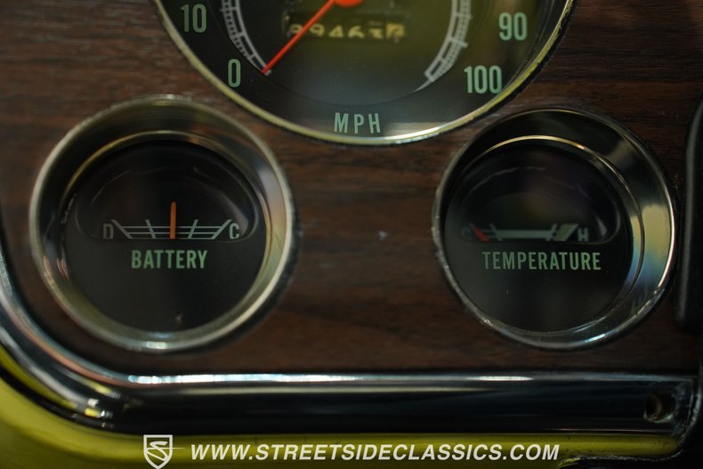 Chevrolet-C10-1972-Light-Yellow-Black-44