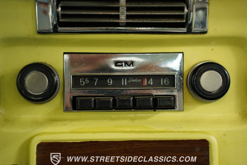 Chevrolet-C10-1972-Light-Yellow-Black-46