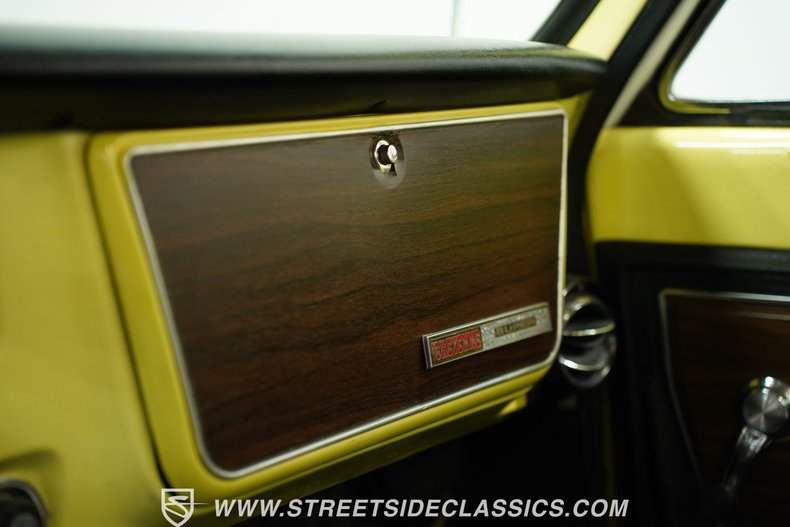 Chevrolet-C10-1972-Light-Yellow-Black-6