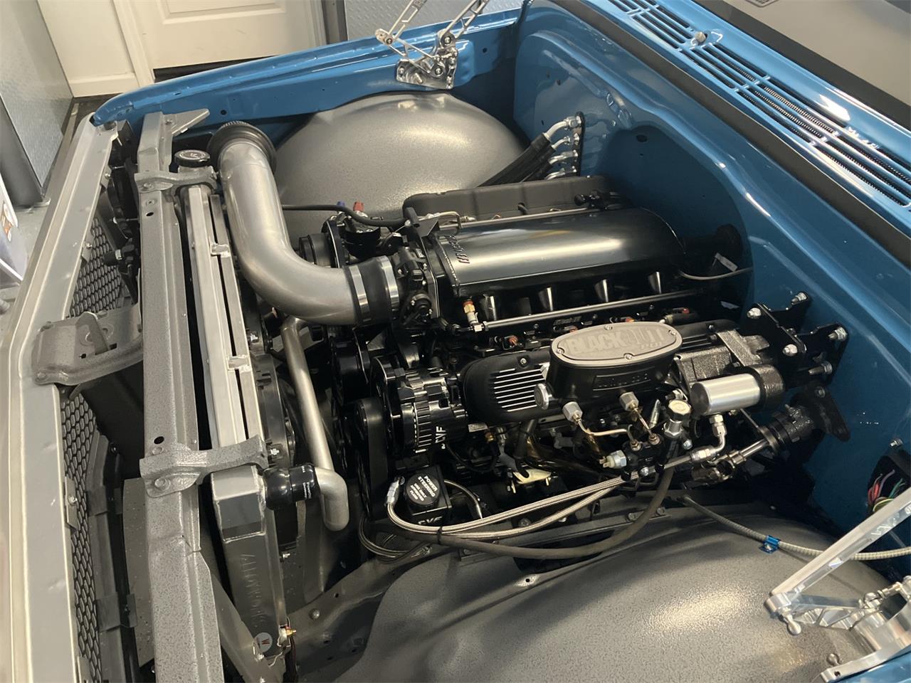 Chevrolet-C10-1972-STOCK-1972-C10-Blue-Black-and-Grey-10