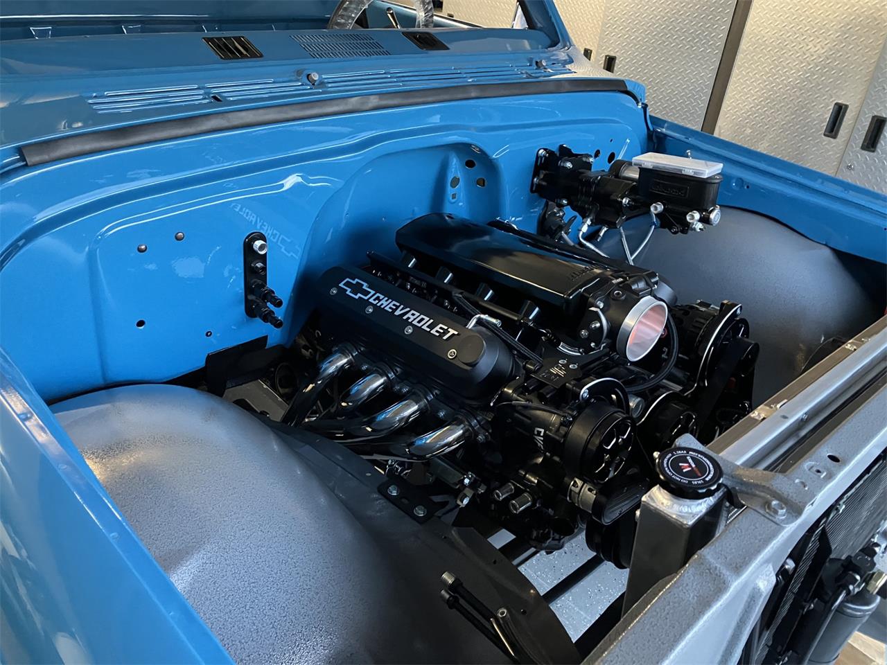 Chevrolet-C10-1972-STOCK-1972-C10-Blue-Black-and-Grey-11