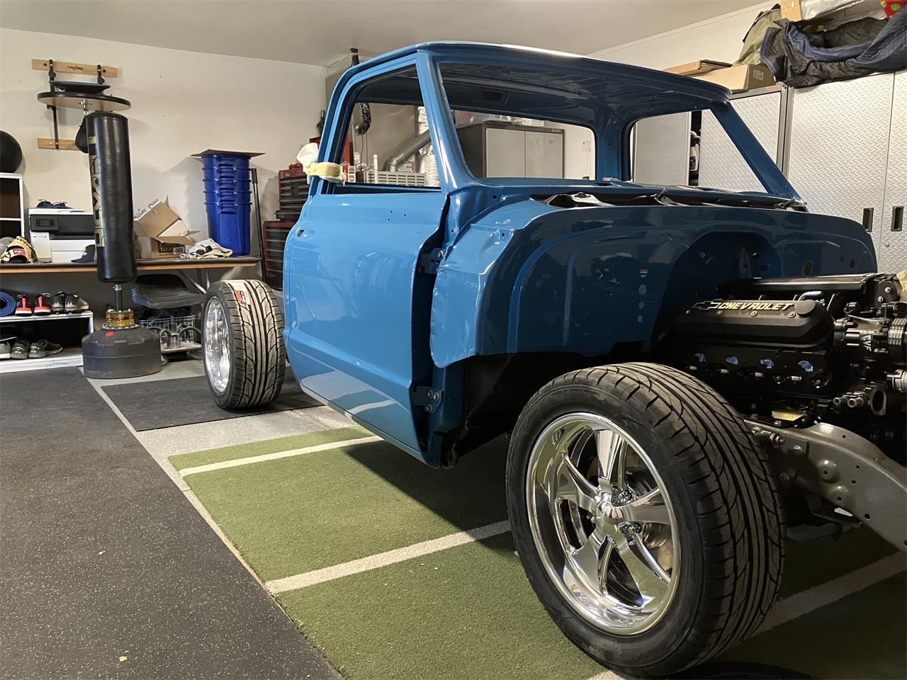 Chevrolet-C10-1972-STOCK-1972-C10-Blue-Black-and-Grey-3