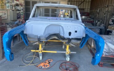 Chevrolet-C10-1972-STOCK-1972-C10-Blue-Black-and-Grey-39