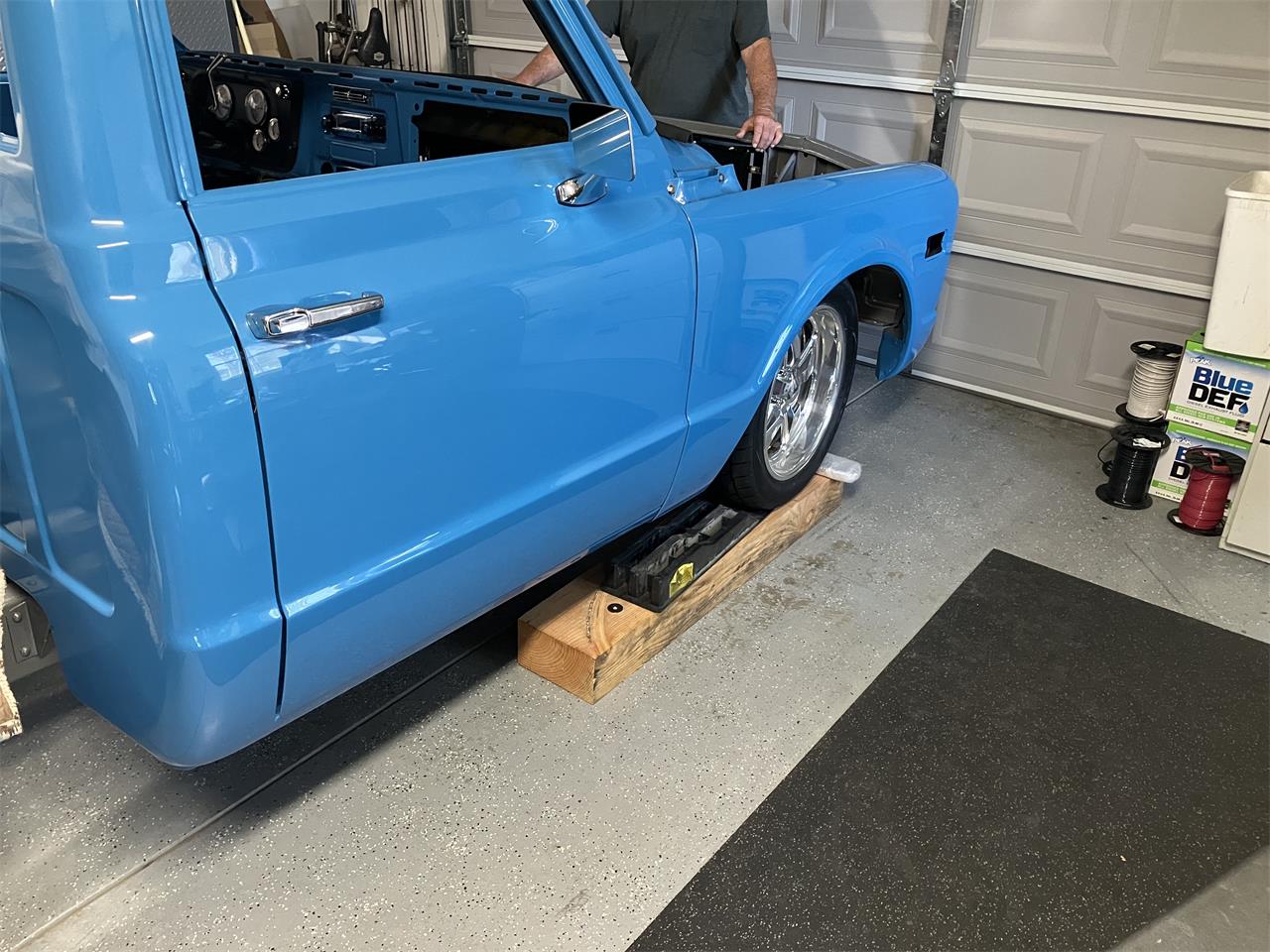 Chevrolet-C10-1972-STOCK-1972-C10-Blue-Black-and-Grey-4