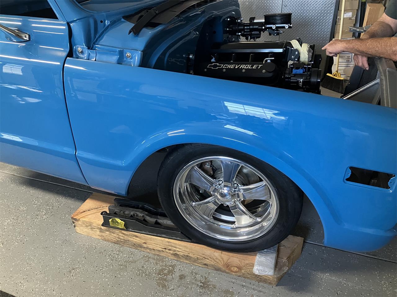 Chevrolet-C10-1972-STOCK-1972-C10-Blue-Black-and-Grey-44