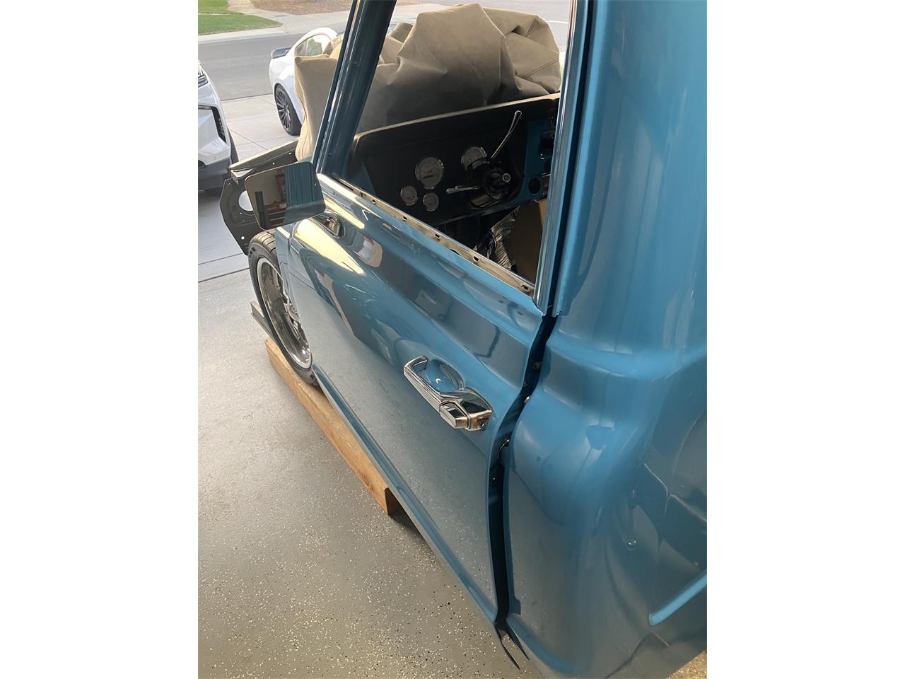 Chevrolet-C10-1972-STOCK-1972-C10-Blue-Black-and-Grey-45