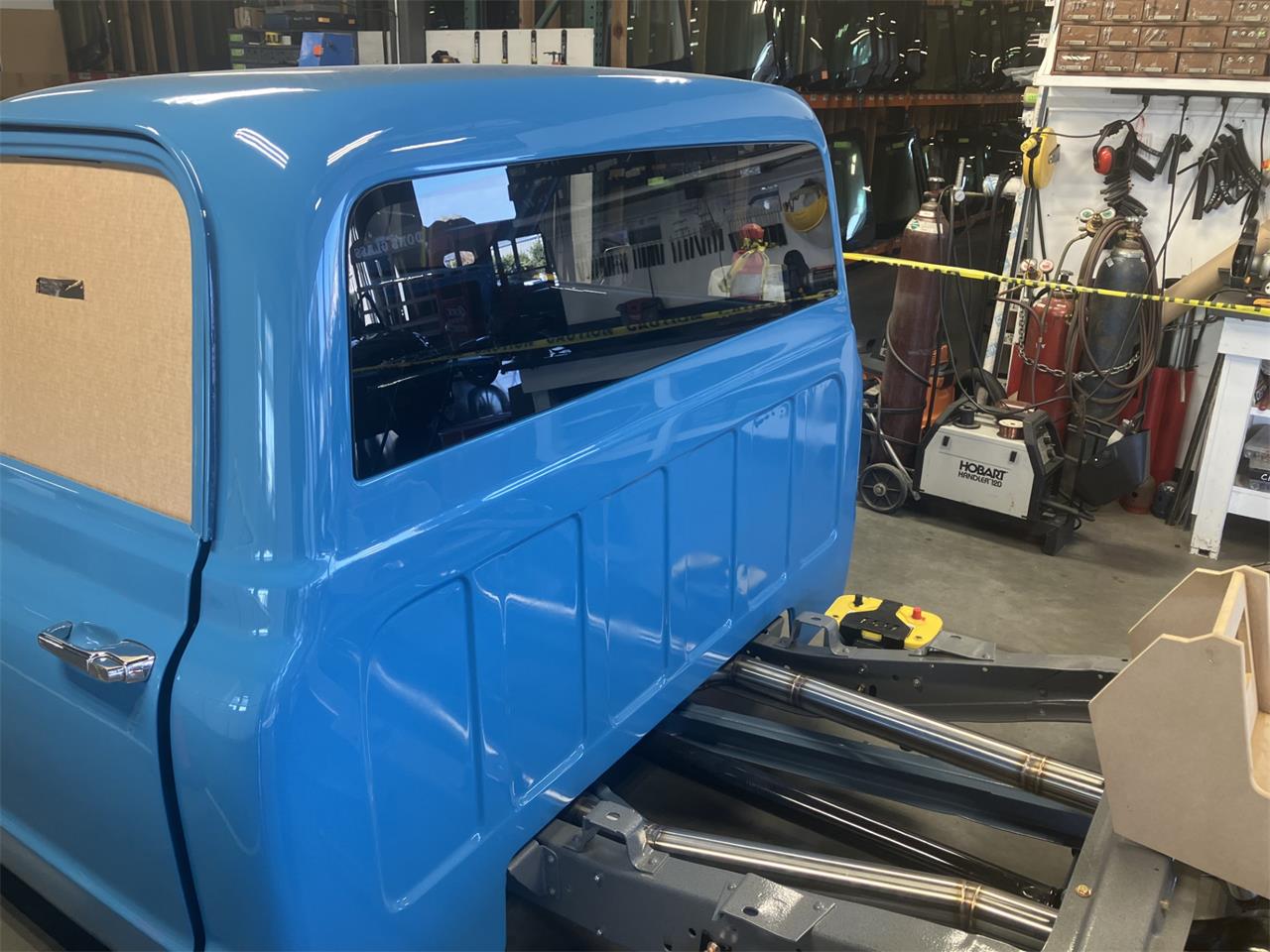Chevrolet-C10-1972-STOCK-1972-C10-Blue-Black-and-Grey-62