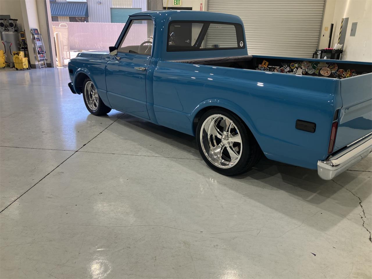 Chevrolet-C10-1972-STOCK-1972-C10-Blue-Black-and-Grey-9