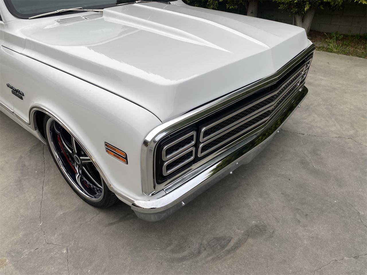 Chevrolet-C10-1972-White-Black-1