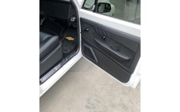 Chevrolet-C10-1972-White-Black-15