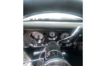 Chevrolet-C10-1972-White-Black-16